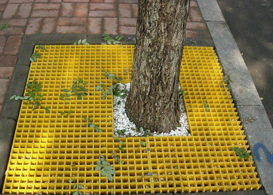 Китай Отлитый в форму пол стеклоткани пластиковый скрежеща для утверждения СГС цвета желтого цвета дерева поставщик