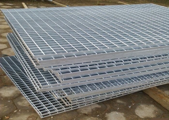 Китай Стандартная кузница 25кс3 гальванизировала стальной тип решетки А36 материальный плоский поставщик
