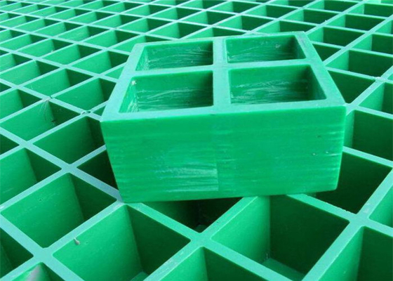 Китай Отлитая в форму платформой решетка стеклоткани, настил решетки стеклоткани квадратного отверстия поставщик