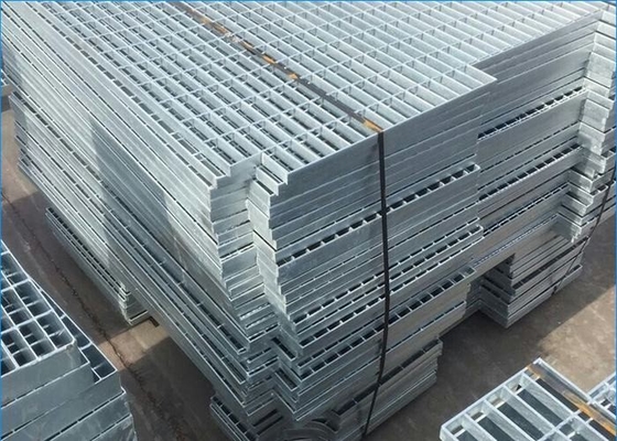 Китай Строительный материал К235 гальванизированный платформой стальной гратинг высокопрочный поставщик