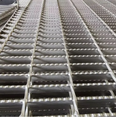 Hot DIP Galvanizing Serrated Plain Bar Carbon Steel Grating for Industrial Walkways