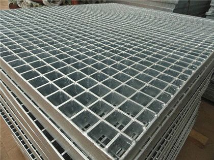 Тяжелая работа оцинкованная сталь сварная зазубленная антискользящая канавка покрытие пола решетки