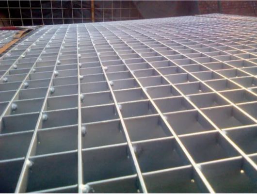 Platform Bridge Use Customizable Circular Galvanized Serrated Steel Walkway Grating