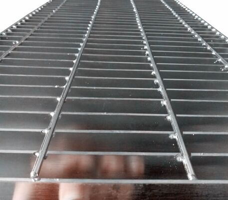 Pressure Welded Stainless Steel Grating with Slip-Resistant Surface and Customizable Sizes for Industrial Platforms